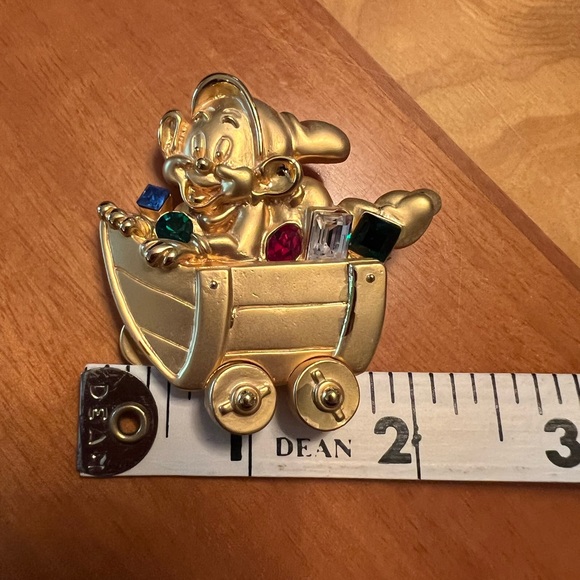 Disney Mickey Snow White Mine Cart Pin ~ Jewel Crystal Gold - Picture 3 of 5